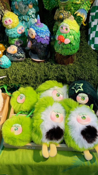 Increíble Exposición de Juguetes Beijing 2025: Cuando el Valor Emocional se Convierte en el Verdadero Coleccionable video poster