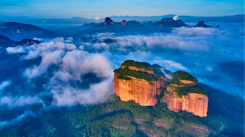 Ocho Nuevas Cumbres, Incluyendo Huangshan, Se Unen a 'Montañas Famosas del Turismo Mundial'