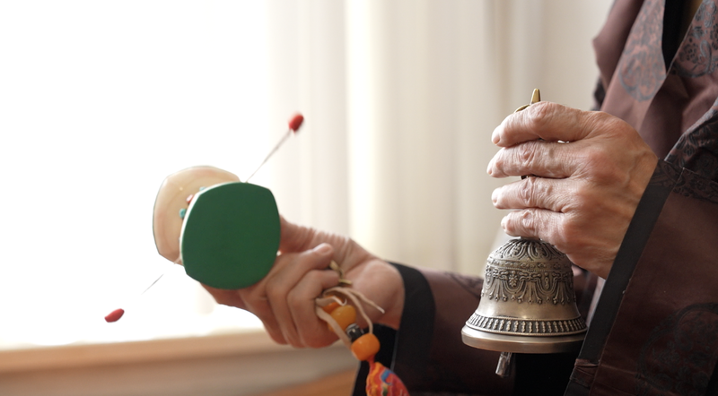 Regreso a Casa: El Buda Viviente Tulku Koondhor Reflexiona sobre la Transformación de Xizang video poster