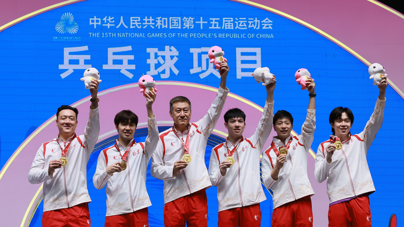 Ma Long lidera a Beijing para terminar una sequía de 32 años con el título de equipo en tenis de mesa