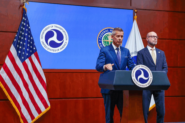 EEUU reduce tráfico aéreo en 10% en 40 aeropuertos debido a cierre gubernamental