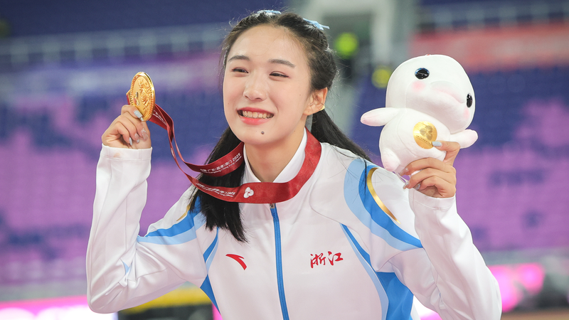 Chen Yujie rompe récord asiático U20, Li Zeyang gana oro en 100m