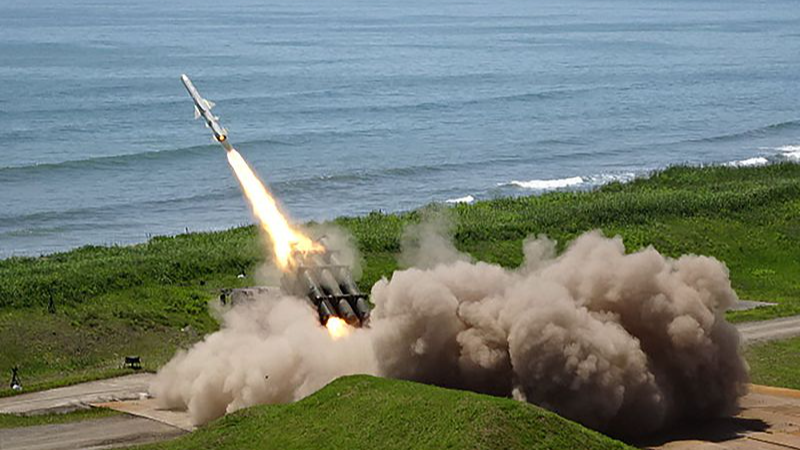 Expertos alertan sobre el militarismo de Japón tras comentarios de Takaichi sobre Taiwán