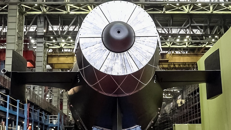Rusia lanza submarino nuclear de próxima generación Khabarovsk