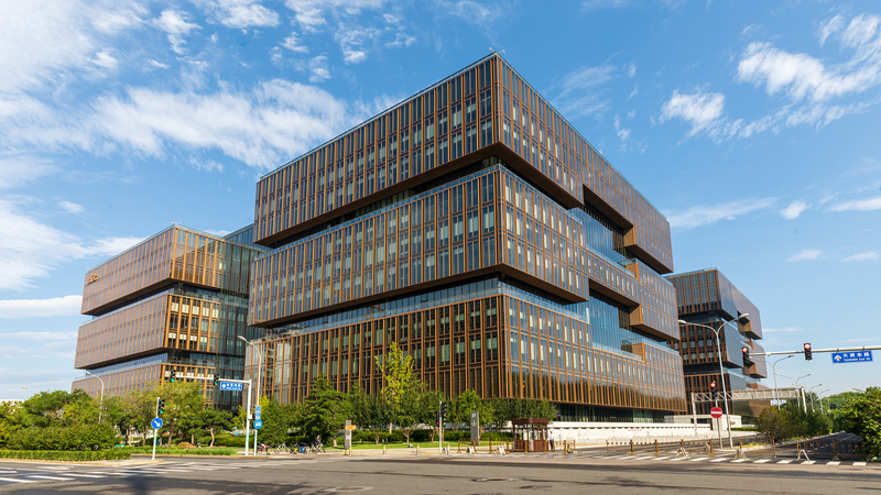 AIIB celebra 10 años con crecimiento global en infraestructura