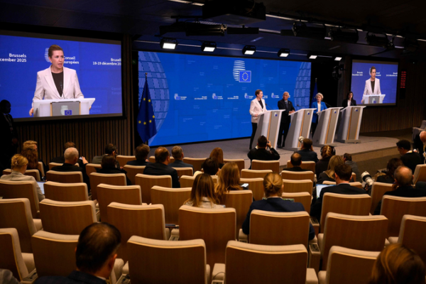 La UE aprueba 90.000 M€ a Ucrania sin tocar activos rusos