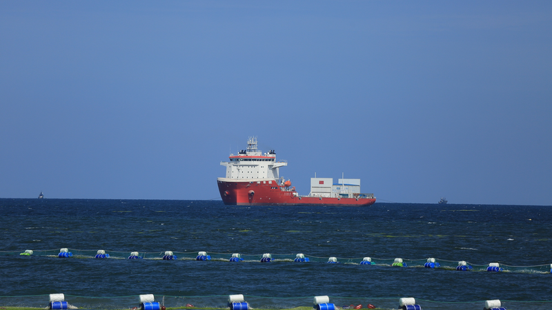 China entrega la primera plataforma de recuperación de cohetes en el mar