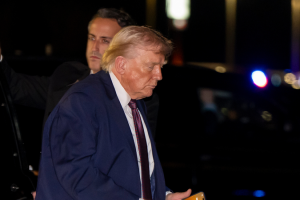 ¡Alerta diplomática! Trump ordena salida anticipada de embajadores de Biden