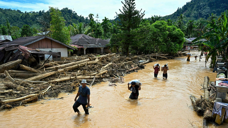 712_muertos_y_507_desaparecidos_por_inundaciones_y_deslizamientos_en_Sumatra