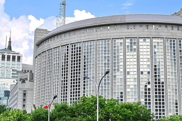 China reprende a Japón por sugerir armas nucleares