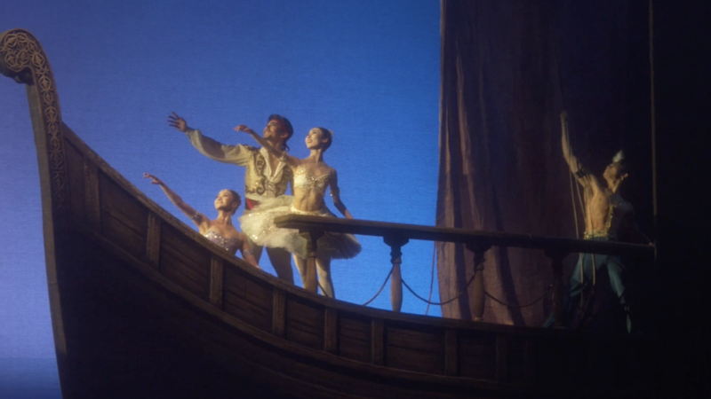 El Ballet Nacional de China reinventa 'Le Corsaire' en Pekín video poster