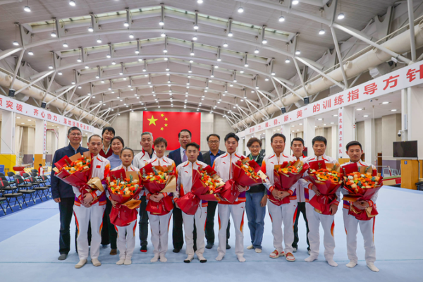 Beijing_rinde_homenaje_a_los_campeones_mundiales_de_gimnasia_2025
