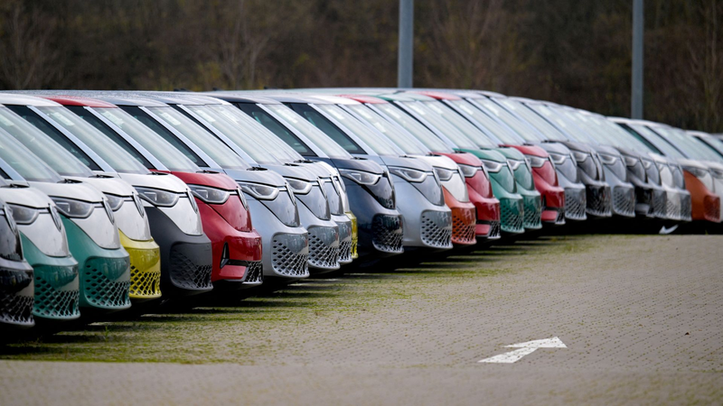 UE da marcha atrás: adiós al veto de motores de combustión en 2035