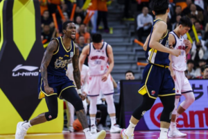 CBA__Guangdong_vence_a_Guangzhou_y_Shanghai_arrasa_con_Jiangsu