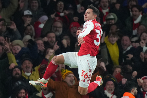 Arsenal 4-1 a Villa y cierra 2025 líder de la Premier League