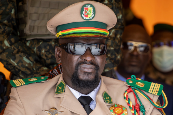 Doumbouya_gana_con_86_7__y_sella_retorno_civil_en_Guinea