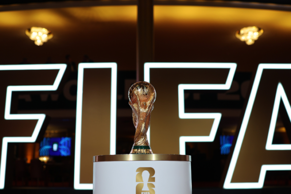 El_trofeo_de_la_Copa_Mundial_de_la_FIFA_llega_a_D_C__antes_del_sorteo_de_2026