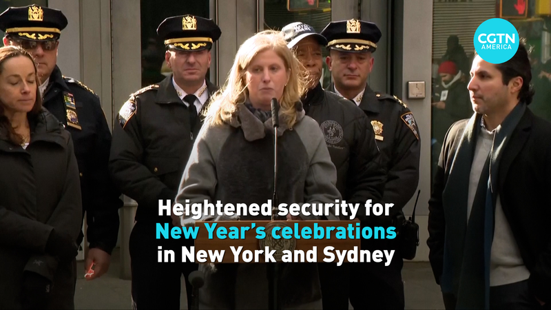 Seguridad reforzada para recibir el 2026 en Nueva York y Sídney video poster
