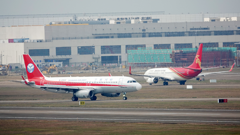Comentarios de Takaichi sobre China provocan cancelaciones de vuelos, afectan al turismo en Japón
