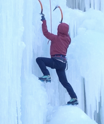 Invierno_en_China__cascadas_de_hielo_y_luces_que_enamoran video poster