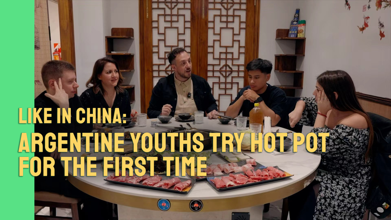 Jóvenes argentinos se sumergen en el hot pot: Un sabor del continente chino en Buenos Aires video poster
