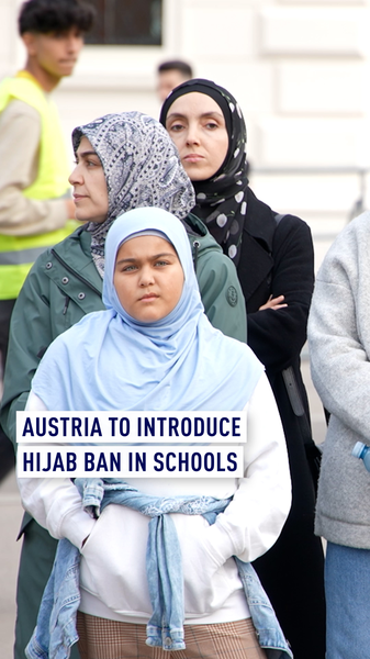 Escolares protestan contra la prohibición del hiyab en Austria video poster