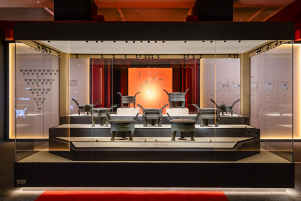 Exhibición revela el esplendor de la antigua Chu en el Museo Nacional de China video poster