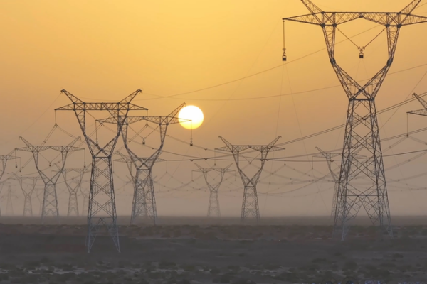 Xinjiang se convierte en gigante eléctrico con red de 750 kV video poster