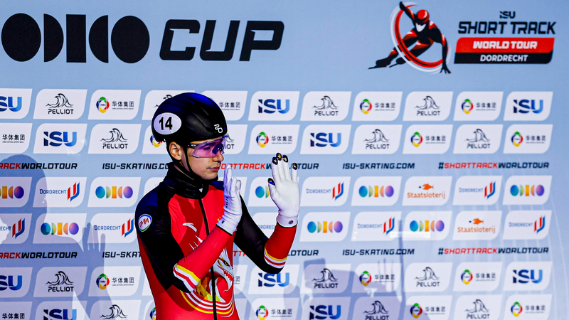 Liu_Shaoang_gana_dos_medallas_de_plata_en_la_gira_mundial_de_pista_corta_de_la_ISU