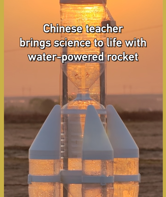 Profe_en_China_impulsa_la_ciencia_con_un_cohete_de_agua_casero