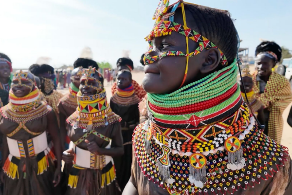 Celebran el 9º Festival Cultural Turkana en Kenia video poster