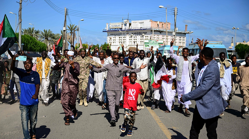 China llama al cese al fuego y solución política en Sudán