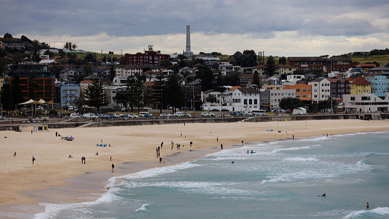 Balacera en Bondi Beach: varios heridos y dos detenidos durante Janucá