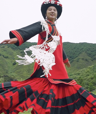 Vestidos_nupciales_Yi__la_leyenda_renace video poster