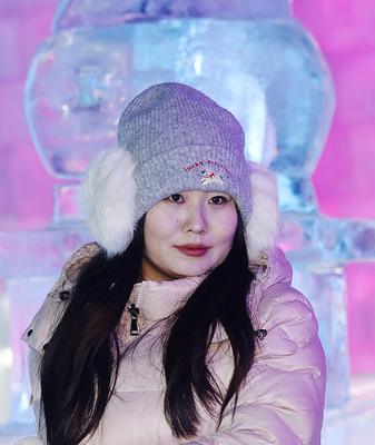 Vibrant_Ice_Castle_Shines_in_Harbin_Ice_Snow_World video poster