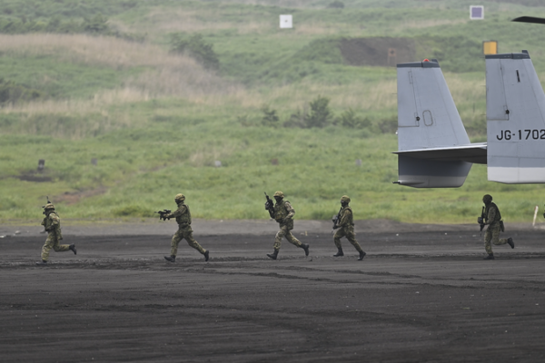 ¿Resurge el militarismo en Japón y amenaza el orden postbélico?