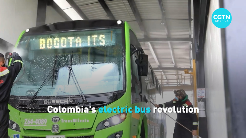 Colombia lidera la revolución de buses eléctricos video poster