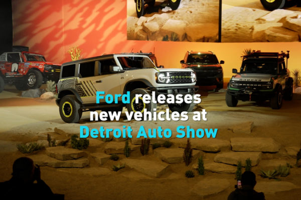 Ford deslumbra con nuevos vehículos en el Auto Show de Detroit 2026 video poster