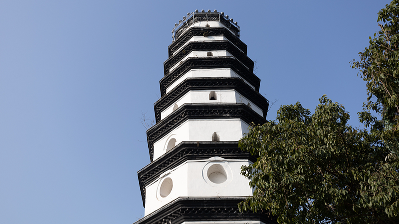 Montaña de la Torre Blanca en Yibin: historia, paisajes y la Gala del Festival de Primavera 2026 video poster
