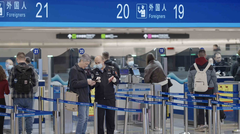 Aeropuerto de Urumqi Tianshan marca récord con 1,1M de pasajeros en 2025 video poster