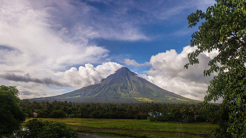 Filipinas eleva a alerta 2 el volcán Mayon tras incremento de actividad