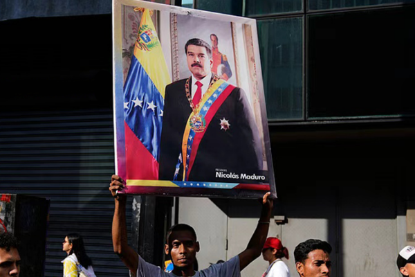 ONU convoca reunión de emergencia ante posible acción militar de EE.UU. en Venezuela video poster