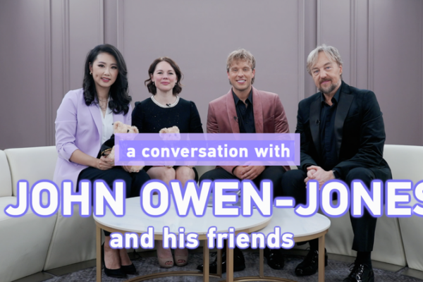 John Owen-Jones triunfa en China después de éxitos en West End y Broadway video poster