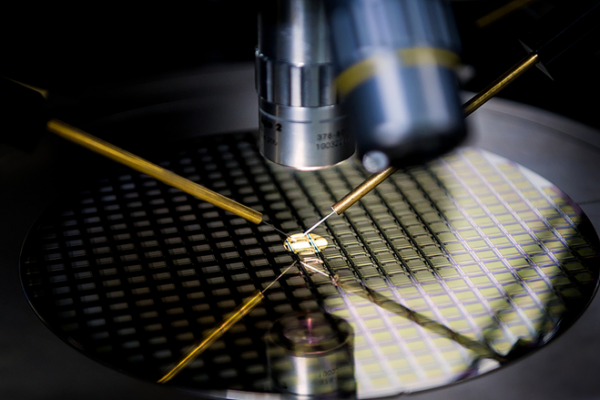 China abre investigación antidumping al diclorosilano japonés