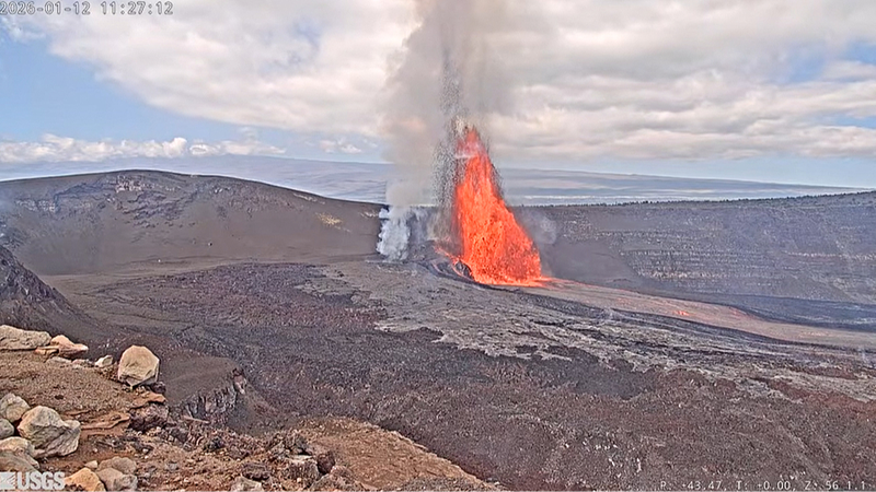 Kilauea en éxtasis: lava de 460 m ilumina el cielo