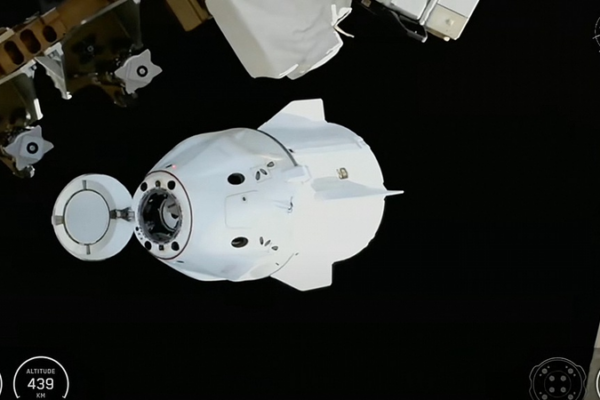 Astronautas se despiden de la EEI en primera evacuación médica