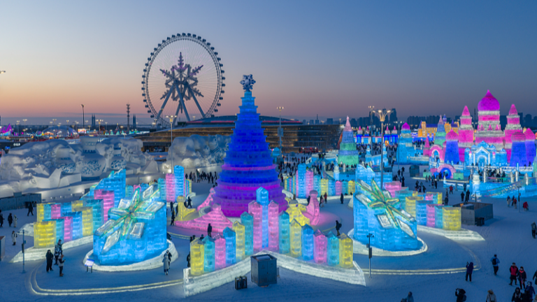 Harbin inaugura el parque de hielo y nieve más grande del mundo video poster