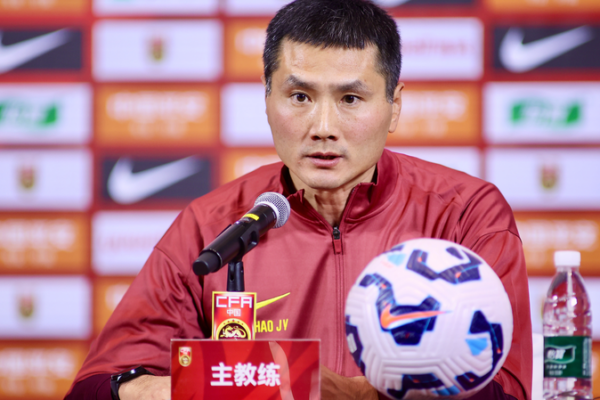 Shao Jiayi revela sus ambiciones en su estreno como técnico de la selección china