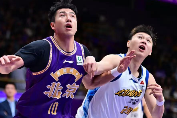 Brown_brilla_y_Guangsha_Lions_aplastan_102_79_a_Beijing