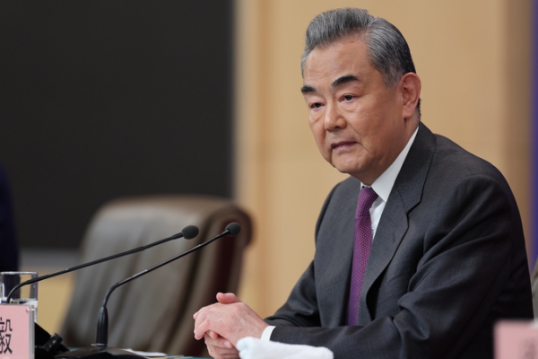 Wang Yi inicia gira por 4 países africanos y asiste a evento de la Unión Africana